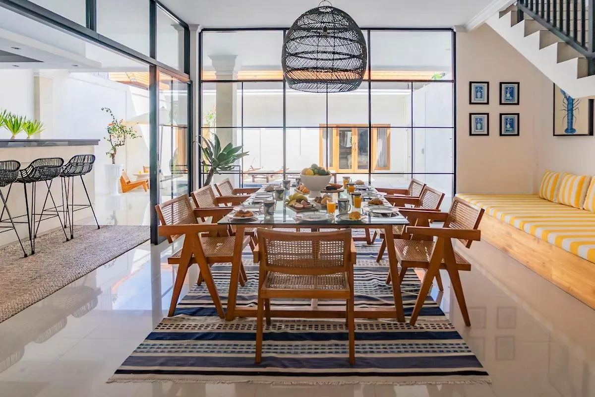 Family Friendly Luxury Pool Villa - Walk To Shops 塞米亚克 印尼