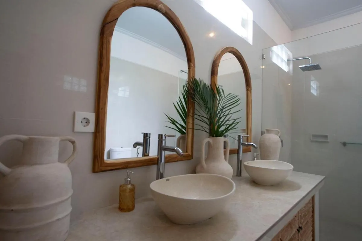 Family Friendly Luxury Pool Villa - Walk To Shops 塞米亚克